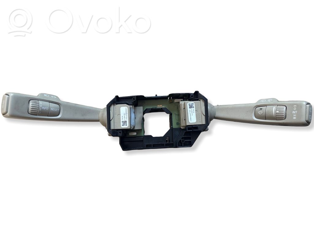 Volvo XC60 Wiper turn signal indicator stalk/switch 