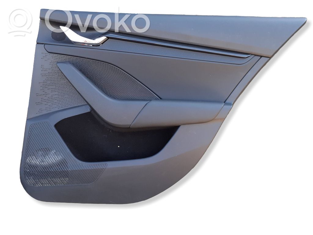 Skoda Octavia Mk4 Boczek / Tapicerka drzwi tylnych 