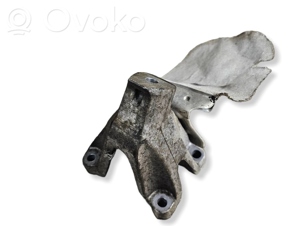 Audi Q5 SQ5 8R Engine mounting bracket 