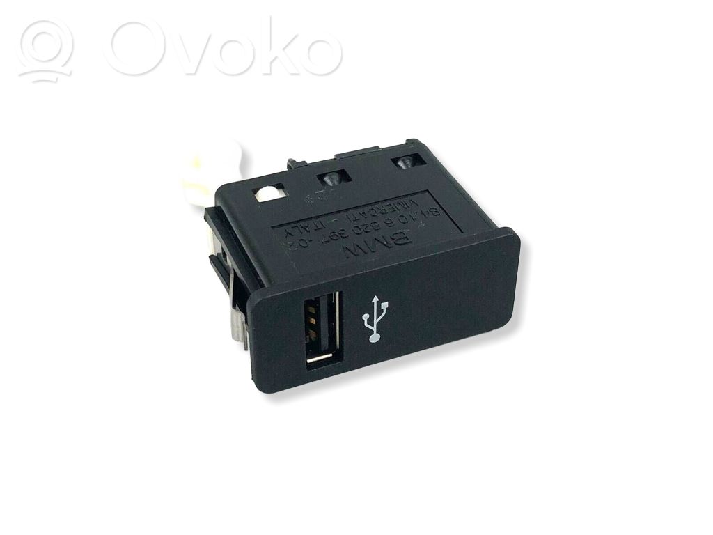 Mini Clubman F54 USB socket connector 