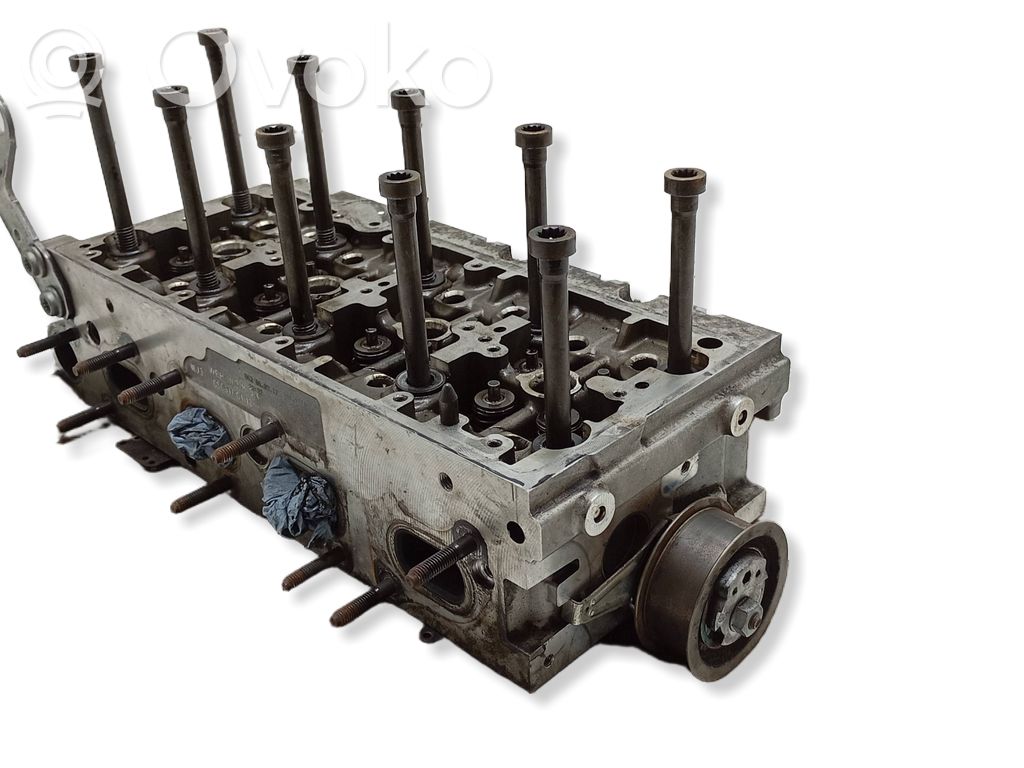 Volkswagen PASSAT B8 Engine head 