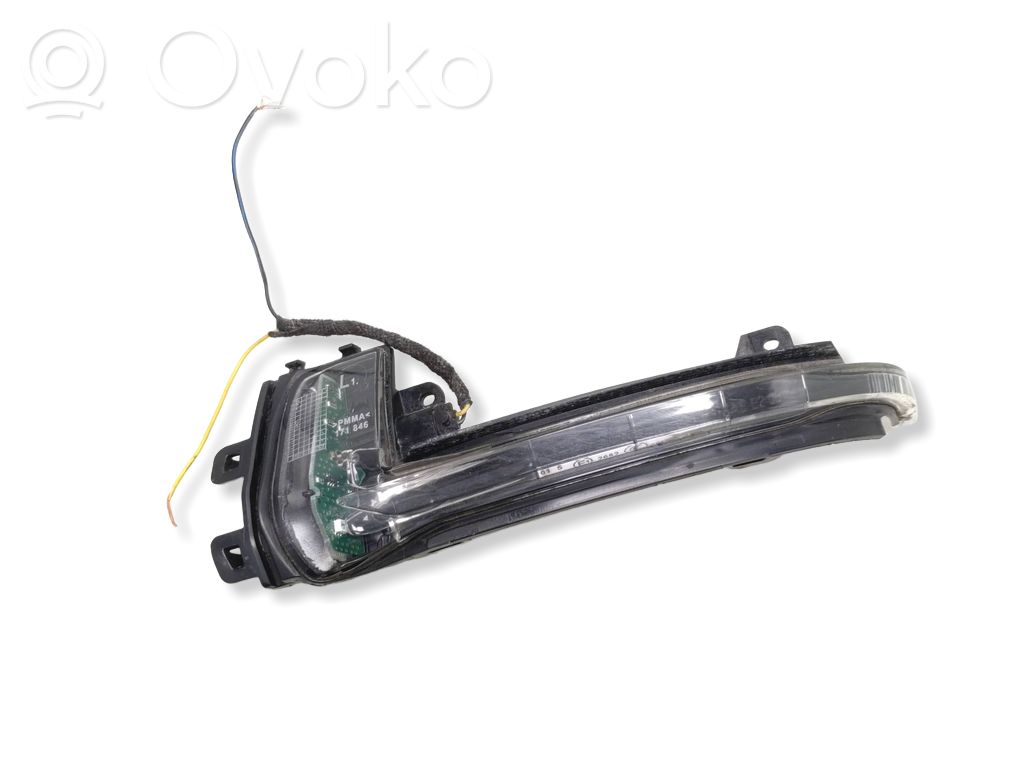 Audi A4 S4 B8 8K Peilin suuntavilkku 