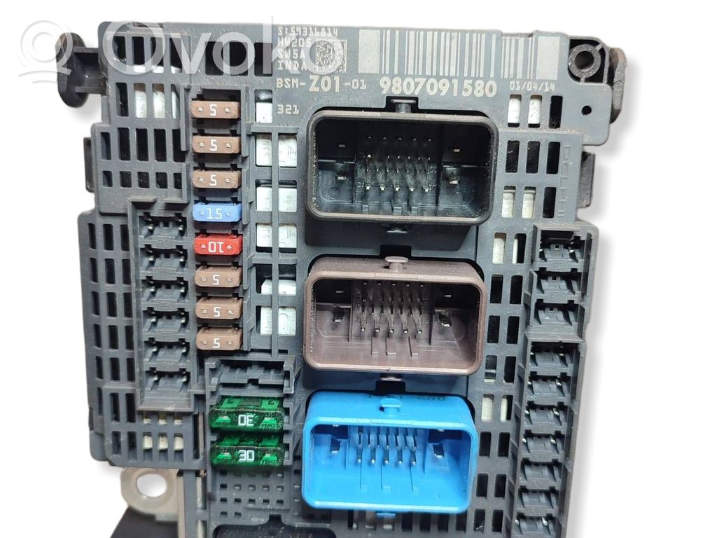Peugeot 308 Fuse module 