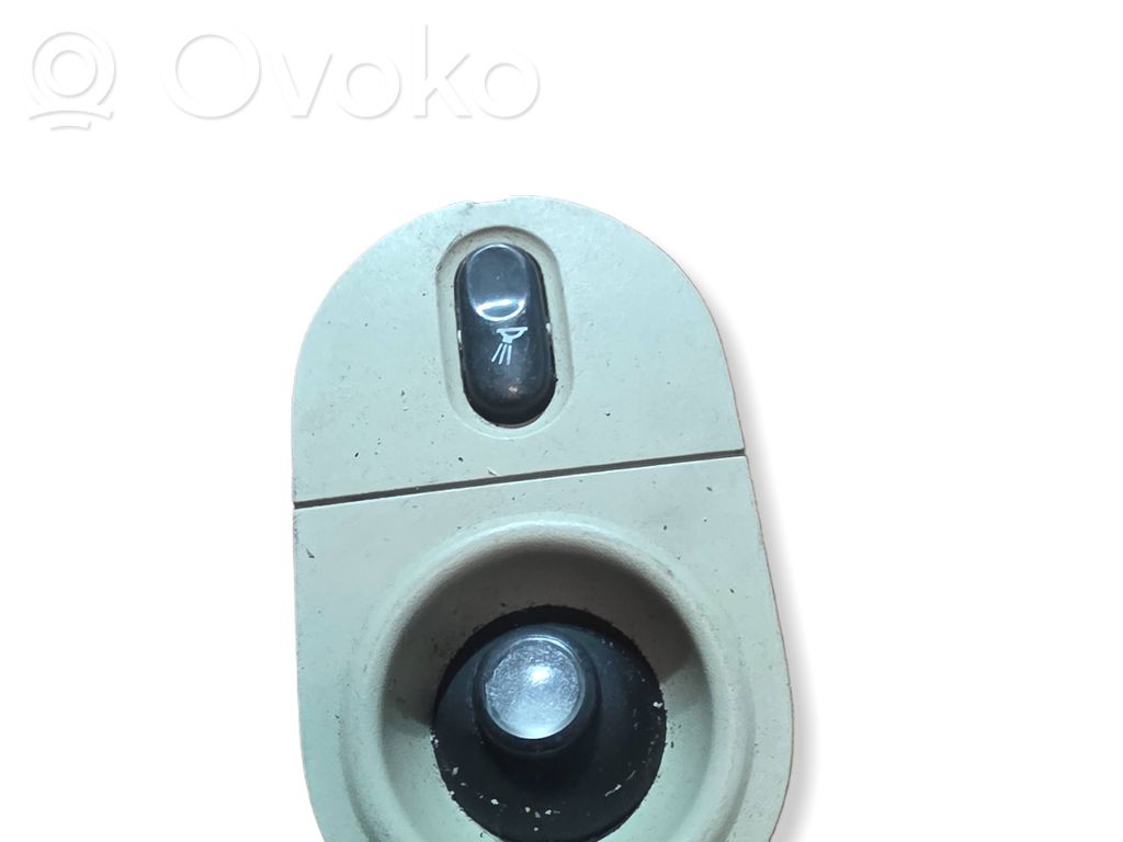 Renault Laguna I Światło fotela przedniego 