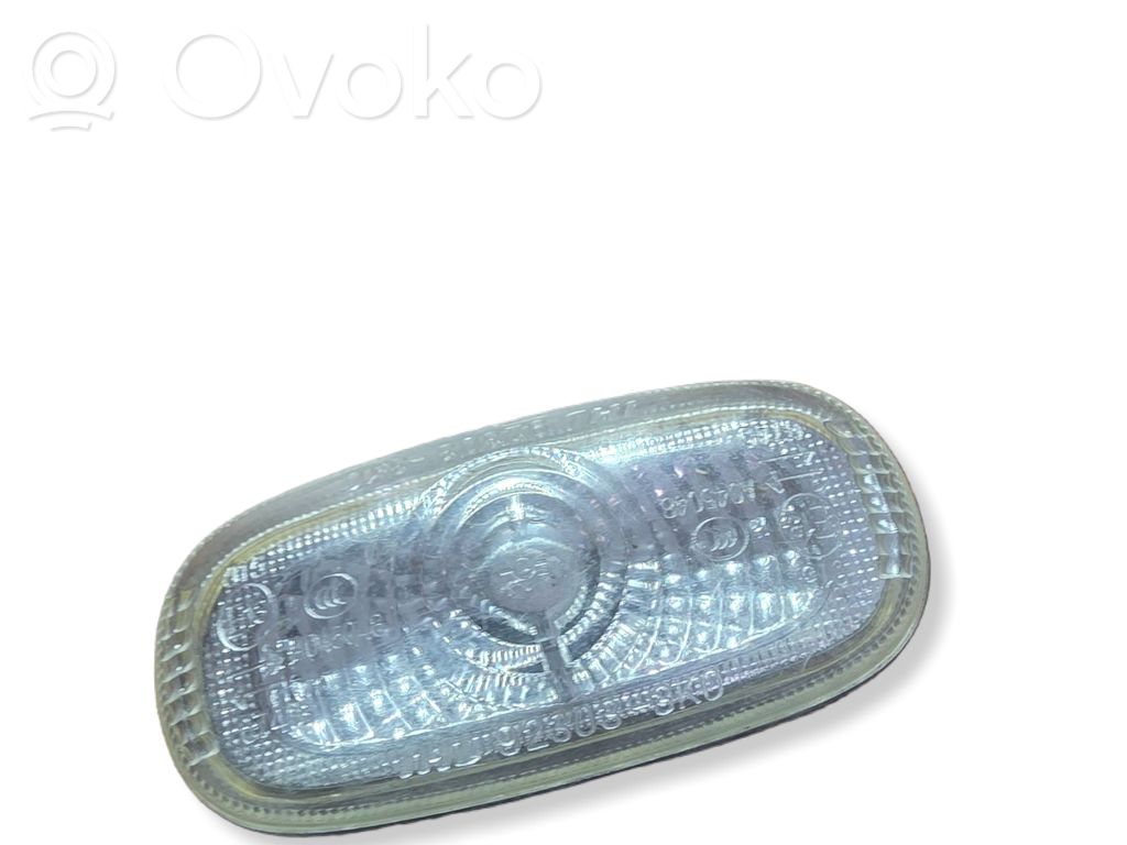 KIA Sorento Etupuskurin suuntavilkku 