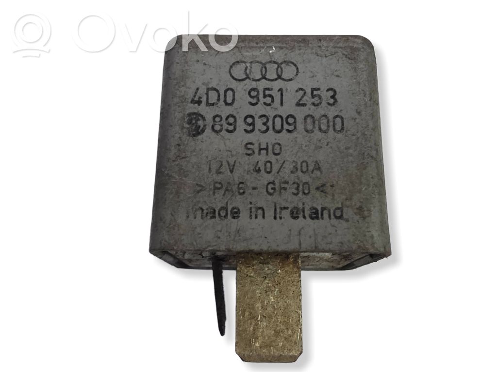 Audi A4 S4 B5 8D Muu rele 