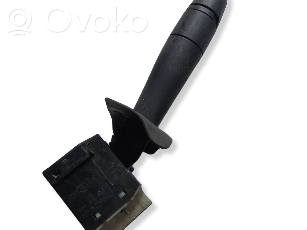 Renault Clio III Wiper control stalk 
