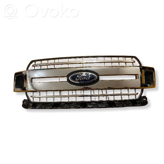 Ford F150 Etupuskurin ylempi jäähdytinsäleikkö 