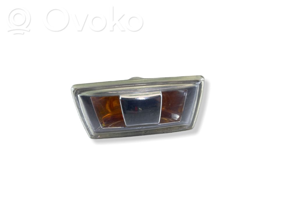 Opel Insignia A Front fender indicator light 