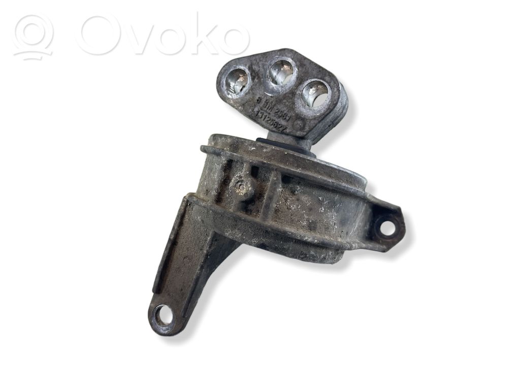 Opel Astra H Engine mount bracket 