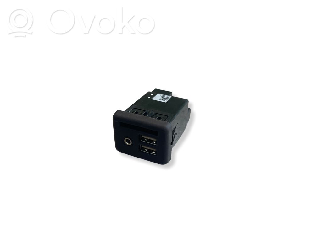 Opel Insignia A USB socket connector 