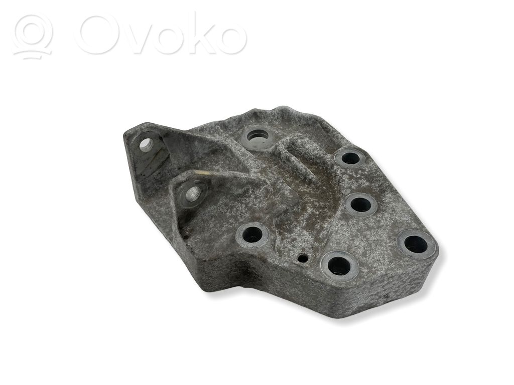 Land Rover Evoque I Engine mounting bracket 