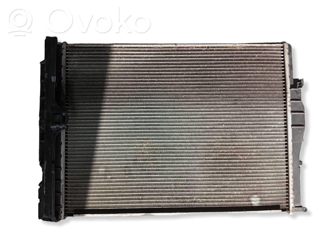 BMW 1 E81 E87 Dzesēšanas šķidruma radiators 
