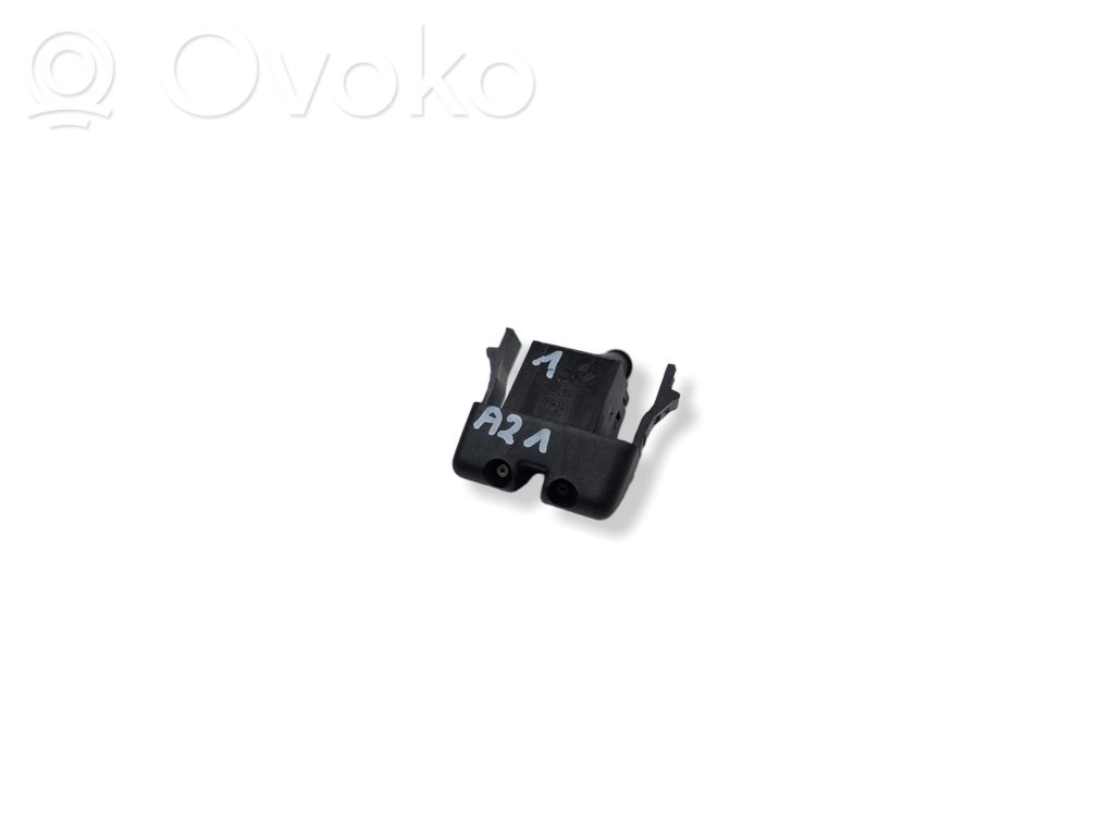 BMW 3 E46 Windshield washer spray nozzle 