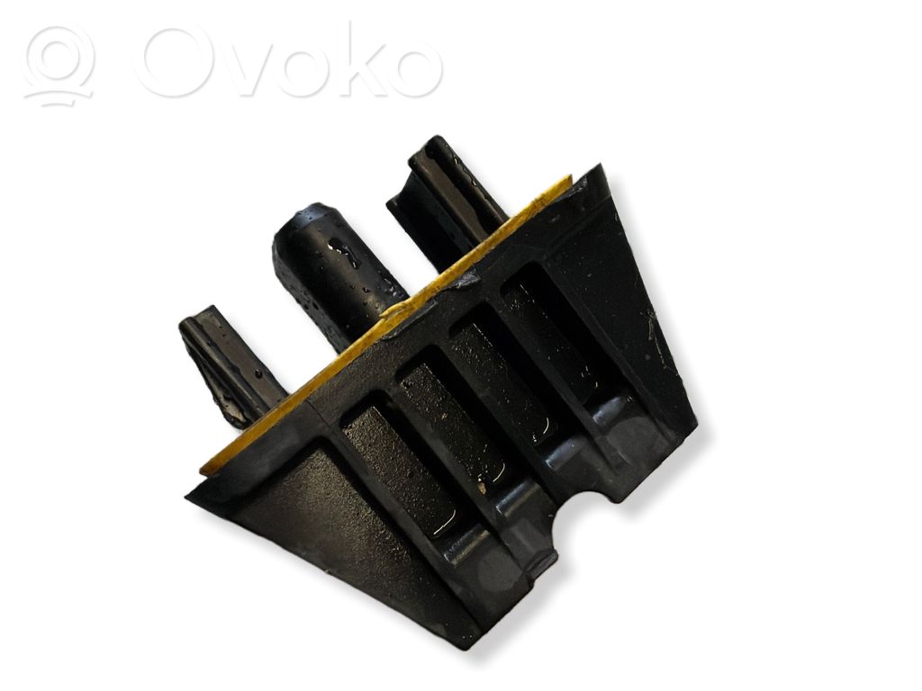 BMW i4 Jacking socket point 