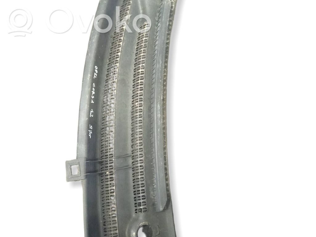 Opel Corsa B Wiper trim 