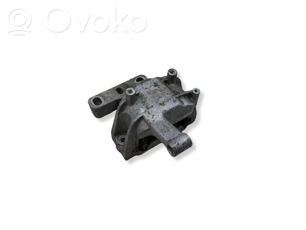 Engine mount bracket   5N0199262F