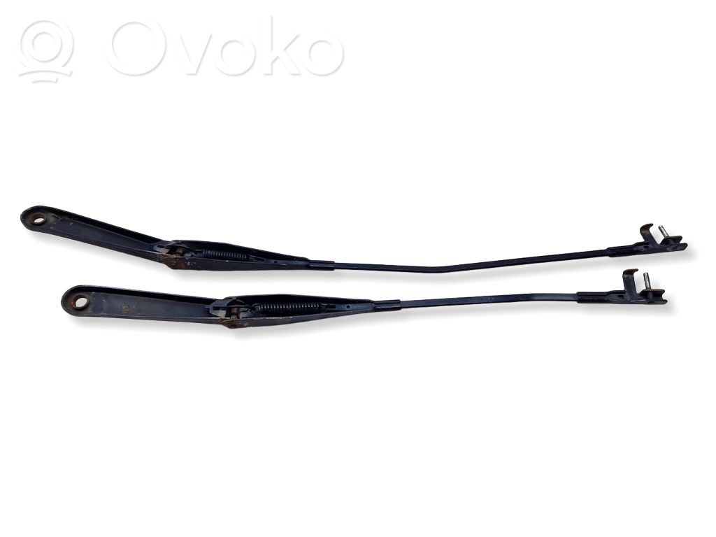 Ford Focus Front wiper blade arm 