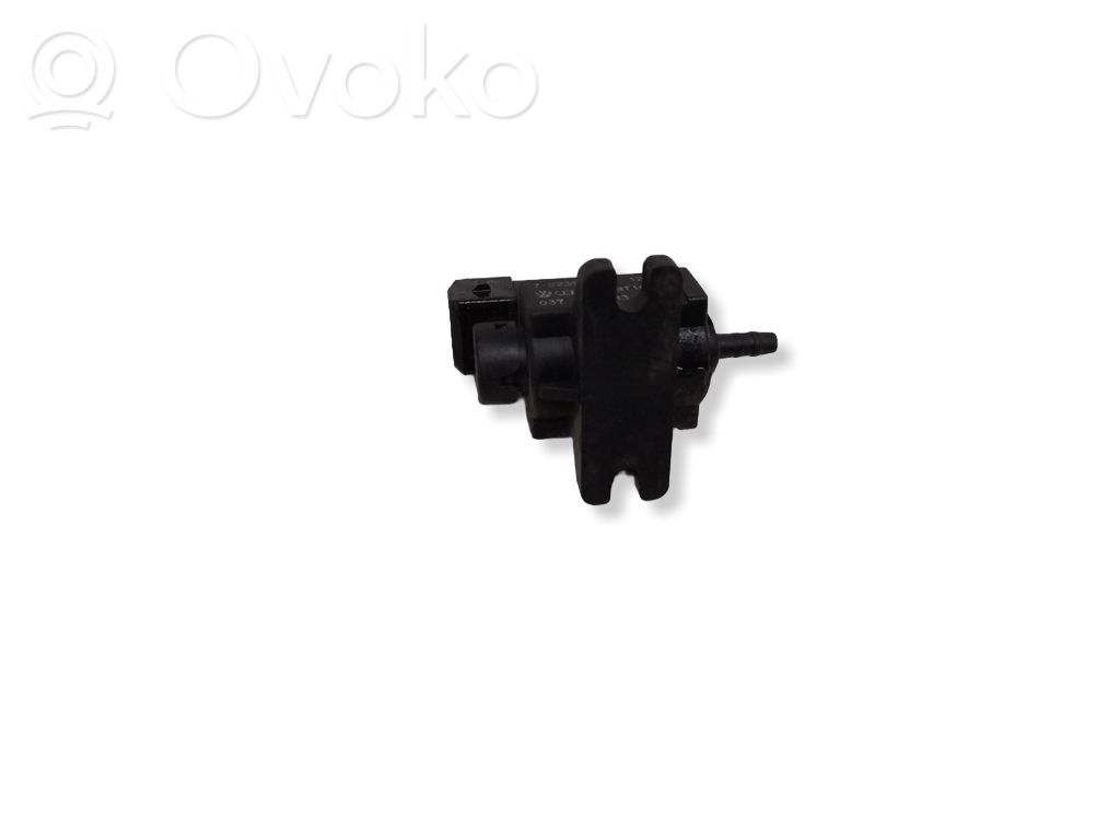 Audi A3 S3 8L Turbolader Druckwandler Magnetventil 