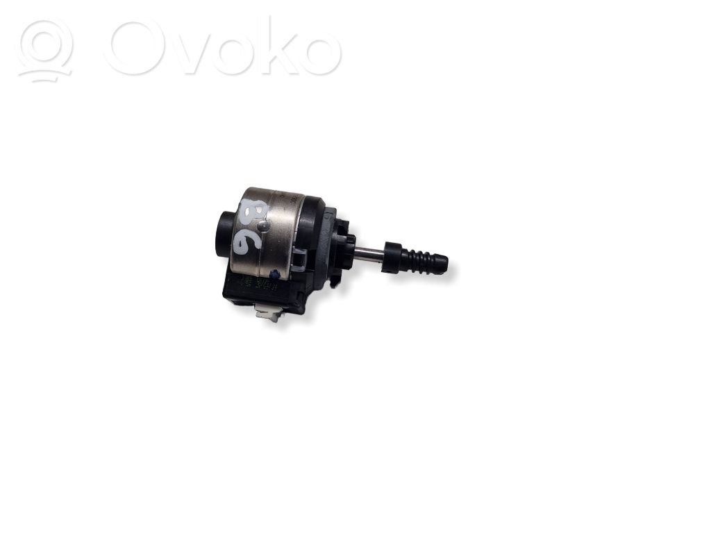 Volkswagen PASSAT B6 Headlight level adjustment motor 