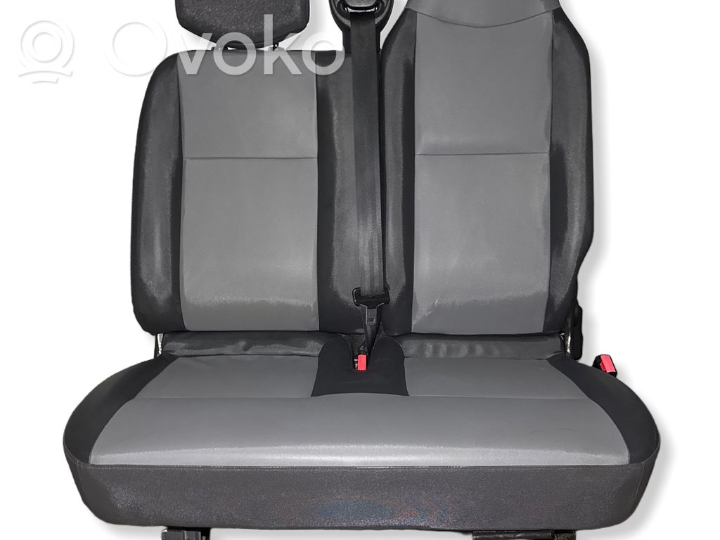 Kaksoisetuistuin   870000586X