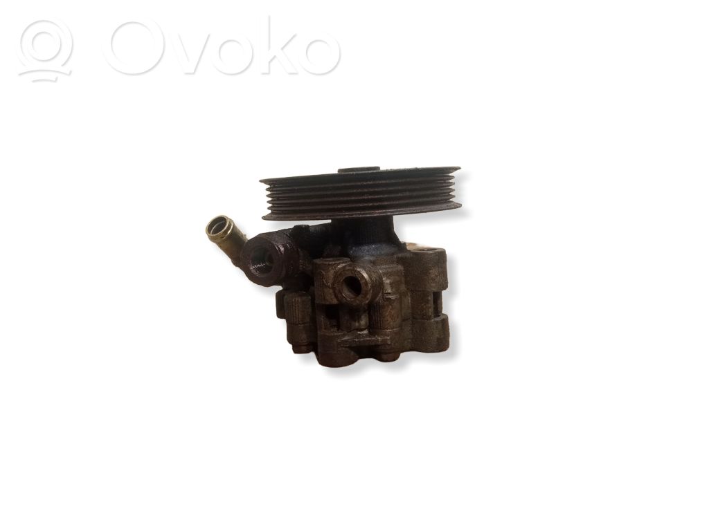 Toyota Avensis T250 Ohjaustehostimen pumppu 