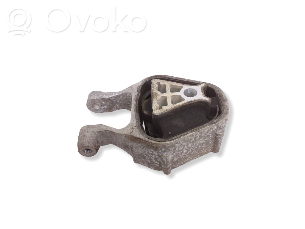 Volvo XC40 Engine mount bracket 