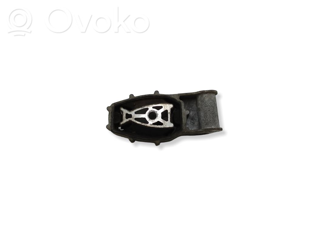 Volvo XC40 Engine mount bracket 