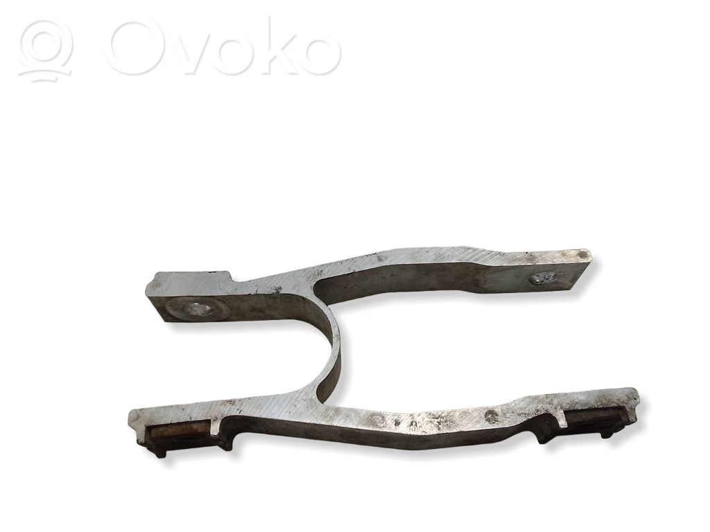 Volvo XC40 Engine mounting bracket 