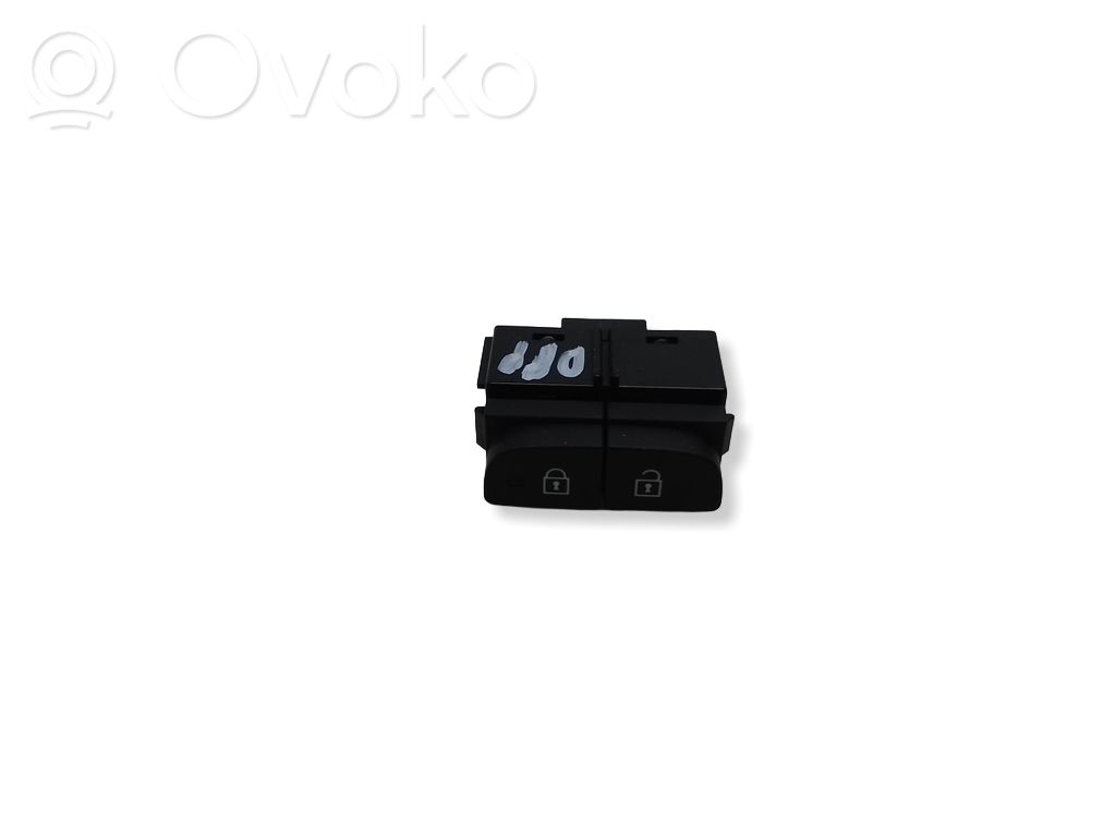 Volvo XC40 Central locking switch button 