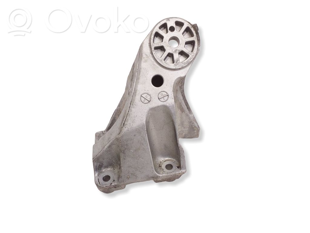 Porsche Cayenne (92A) Engine mounting bracket 