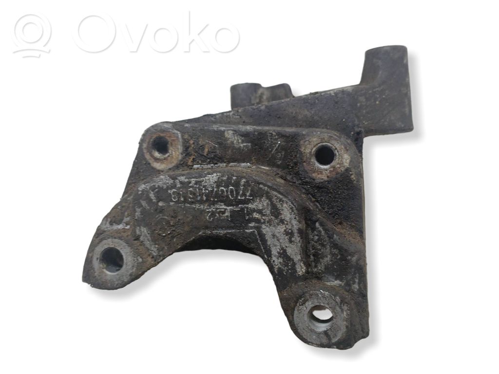 Renault 19 Engine mounting bracket 