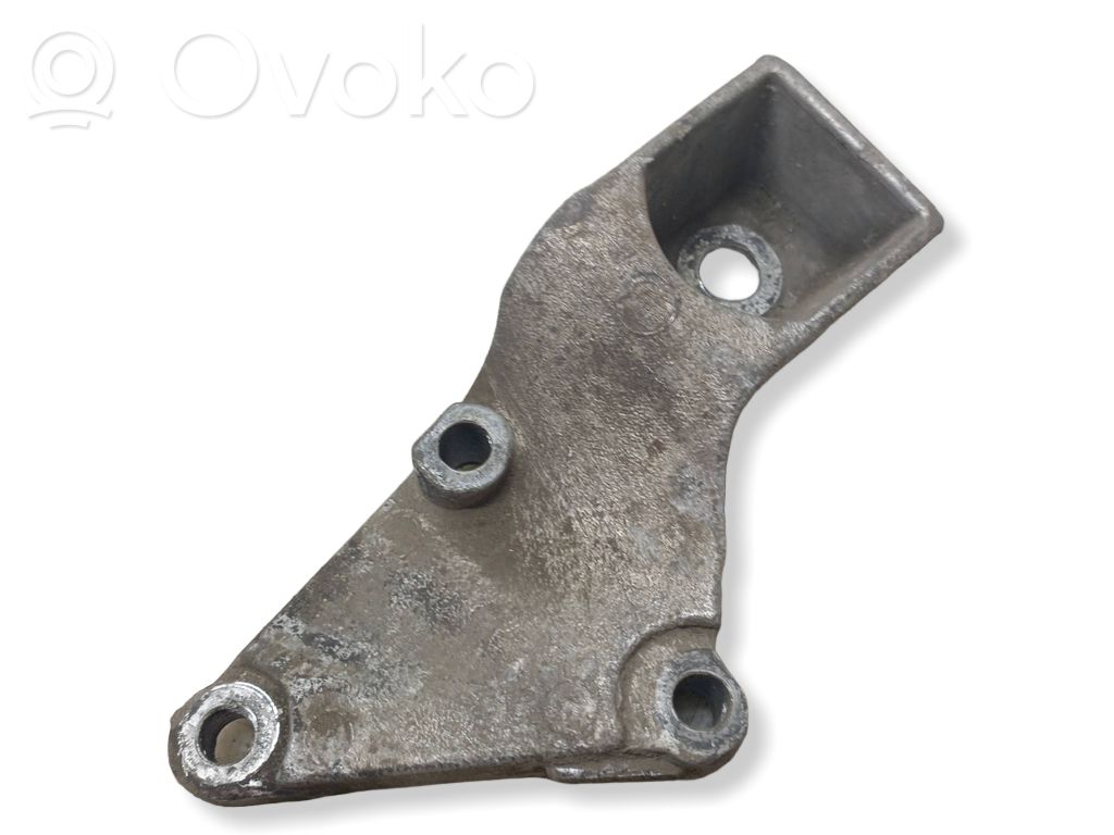 Citroen Berlingo Engine mounting bracket 