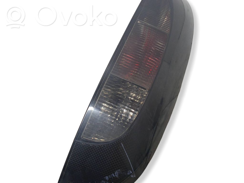 Opel Corsa C Aizmugurējais lukturis virsbūvē 