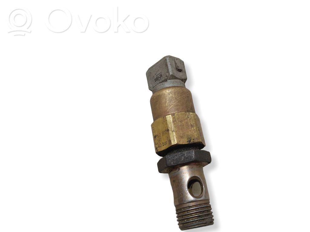 Volkswagen Golf IV Oil pressure sensor 