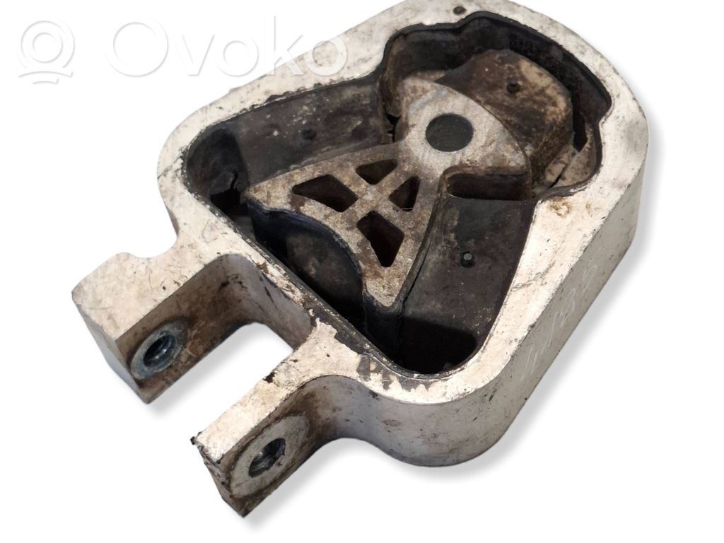 Engine mount bracket   DP536P082CB,125437,13040