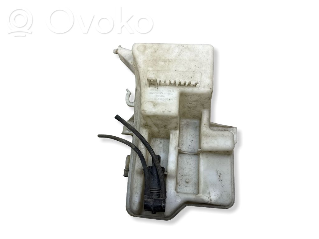 Volvo V40 Windshield washer fluid reservoir/tank 