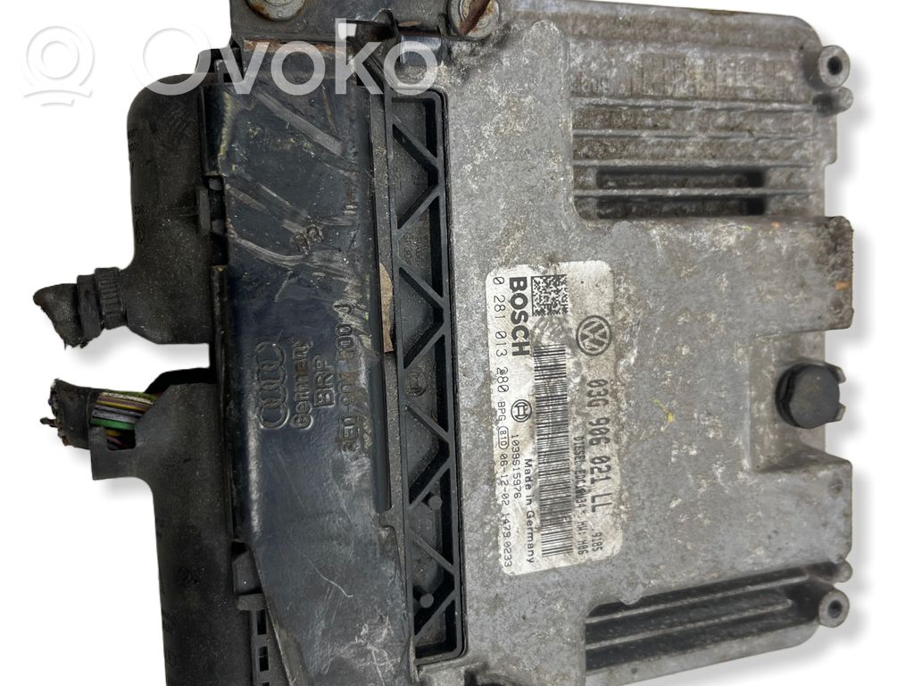 Volkswagen PASSAT B6 Engine control unit/module 