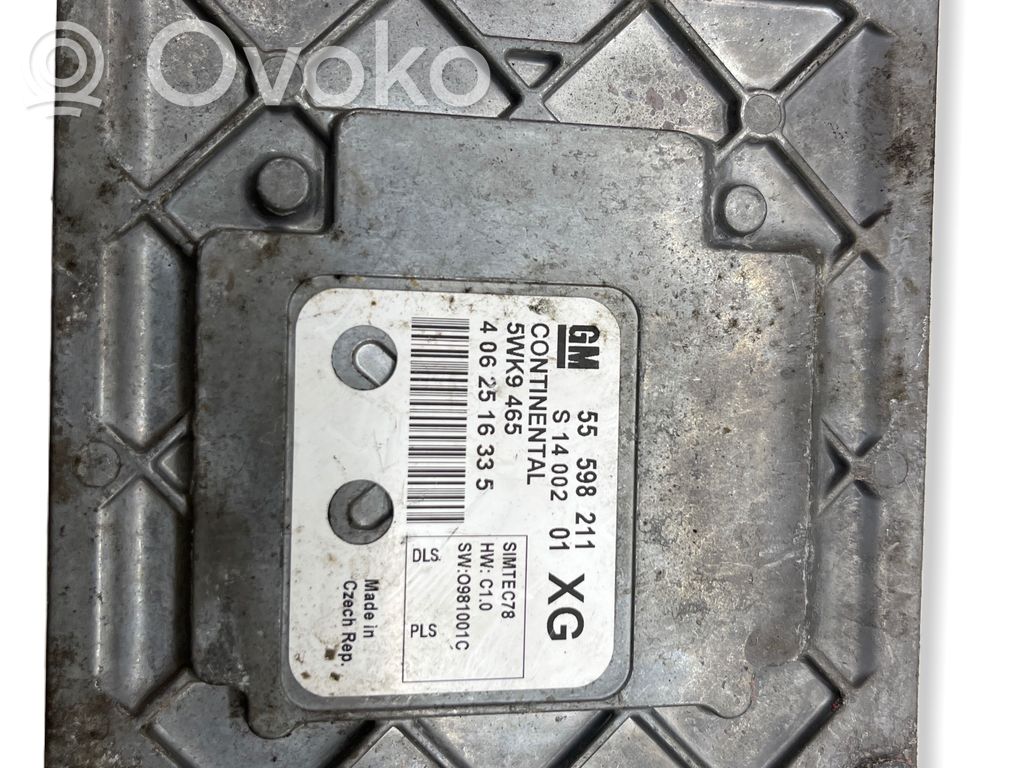 Opel Zafira B Engine control unit/module 