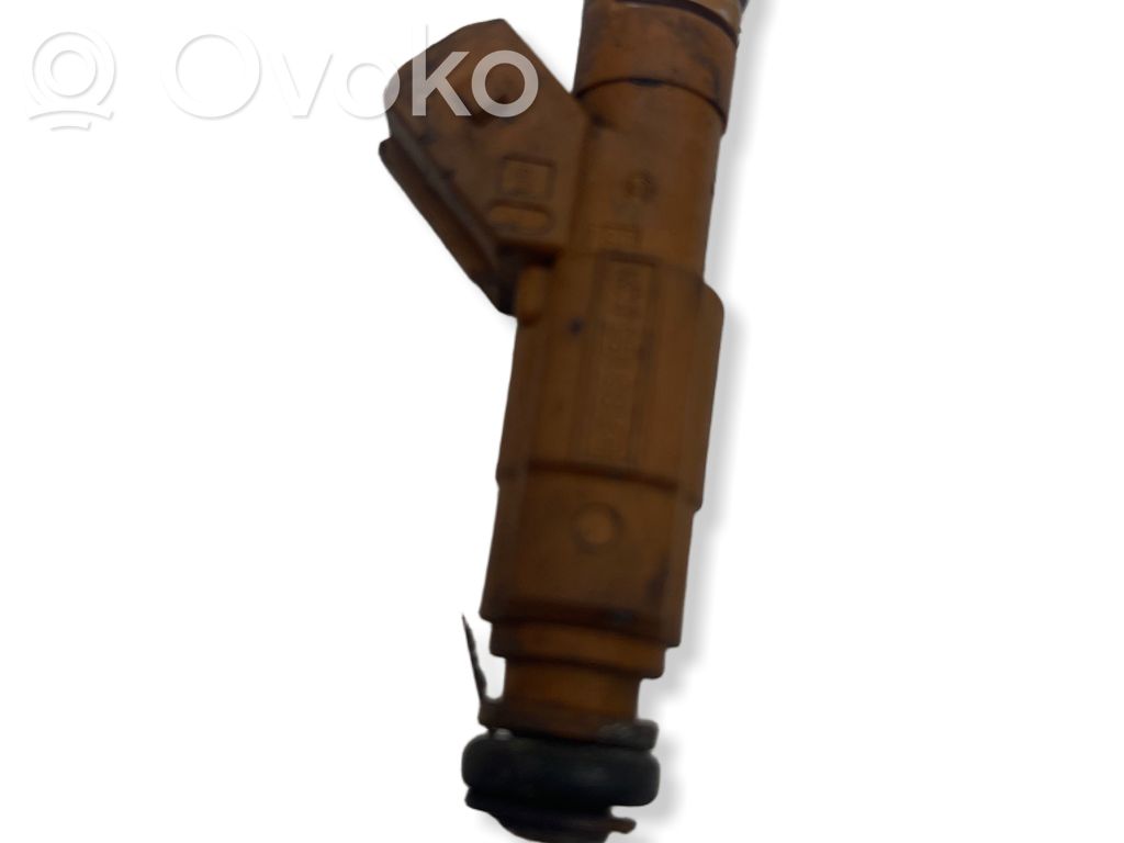 Volvo V70 Fuel injector 