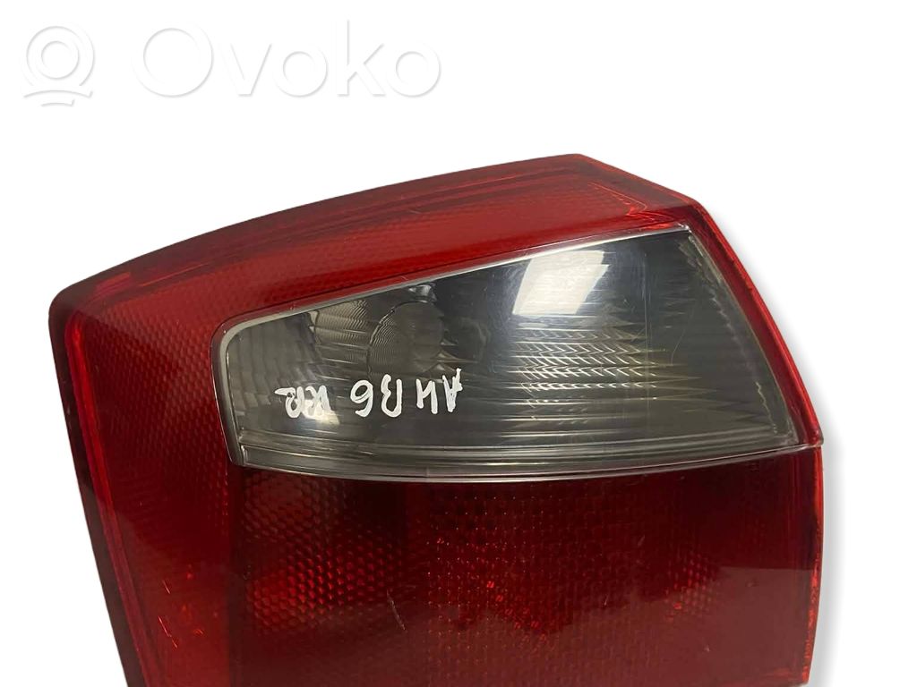 Audi A4 S4 B6 8E 8H Lampa tylna 