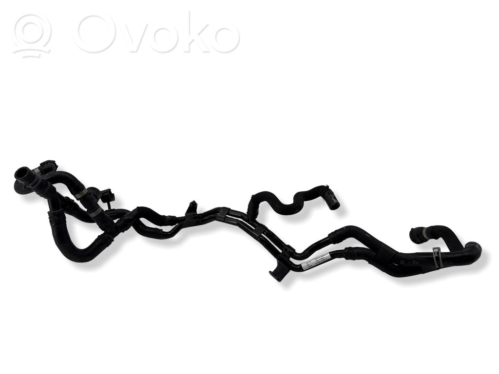 Volkswagen Golf VIII Engine coolant pipe/hose 