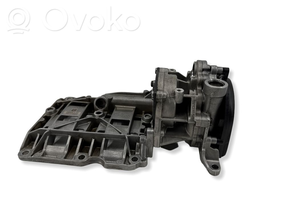 BMW 5 F10 F11 Oil pump 