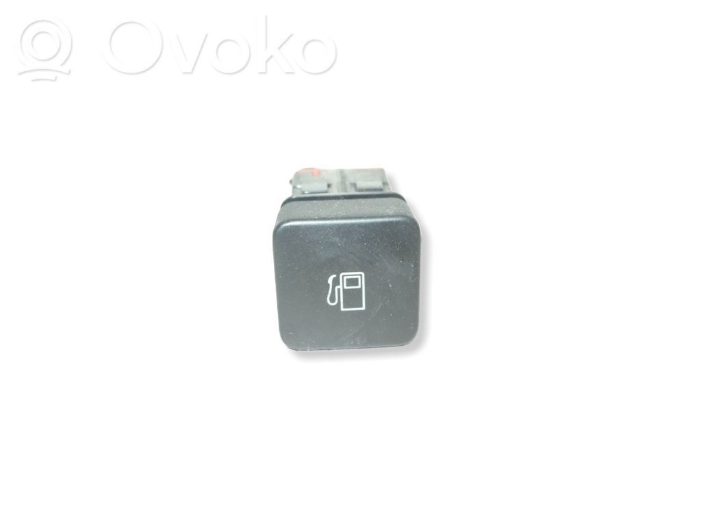 Citroen DS4 Fuel tank opening switch 