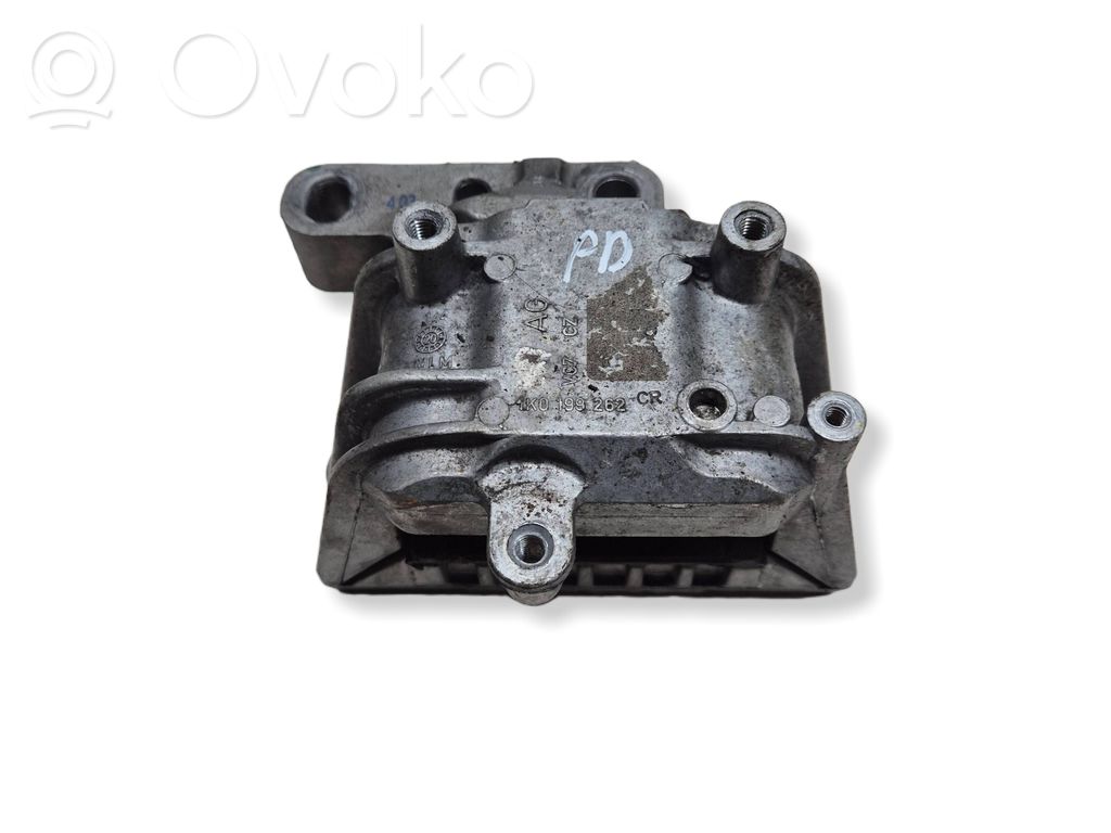 Volkswagen PASSAT B6 Engine mount bracket 