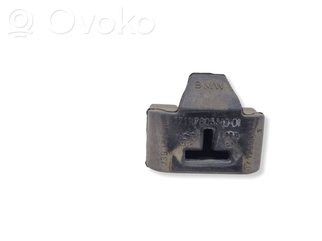 BMW 1 E82 E88 Radiator mount bracket 