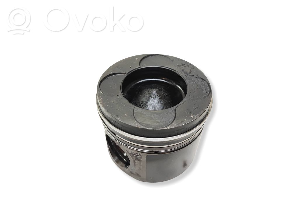 BMW 1 E81 E87 Piston 
