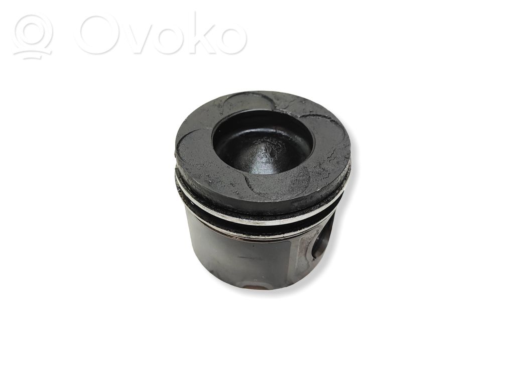 BMW 1 E81 E87 Piston 