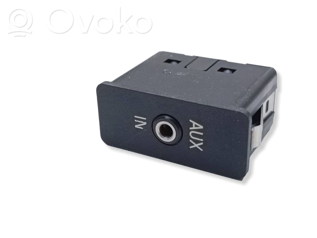 AUX in-socket connector   6930561,61316930561