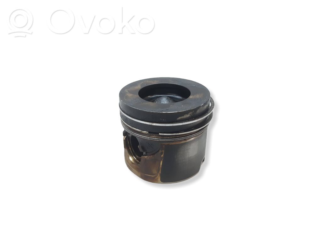 BMW 5 F10 F11 Piston 